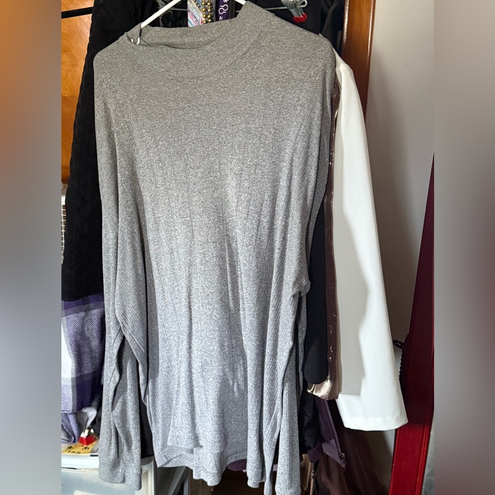 Van Heusen Heather Gray Long Sleeve Shirt